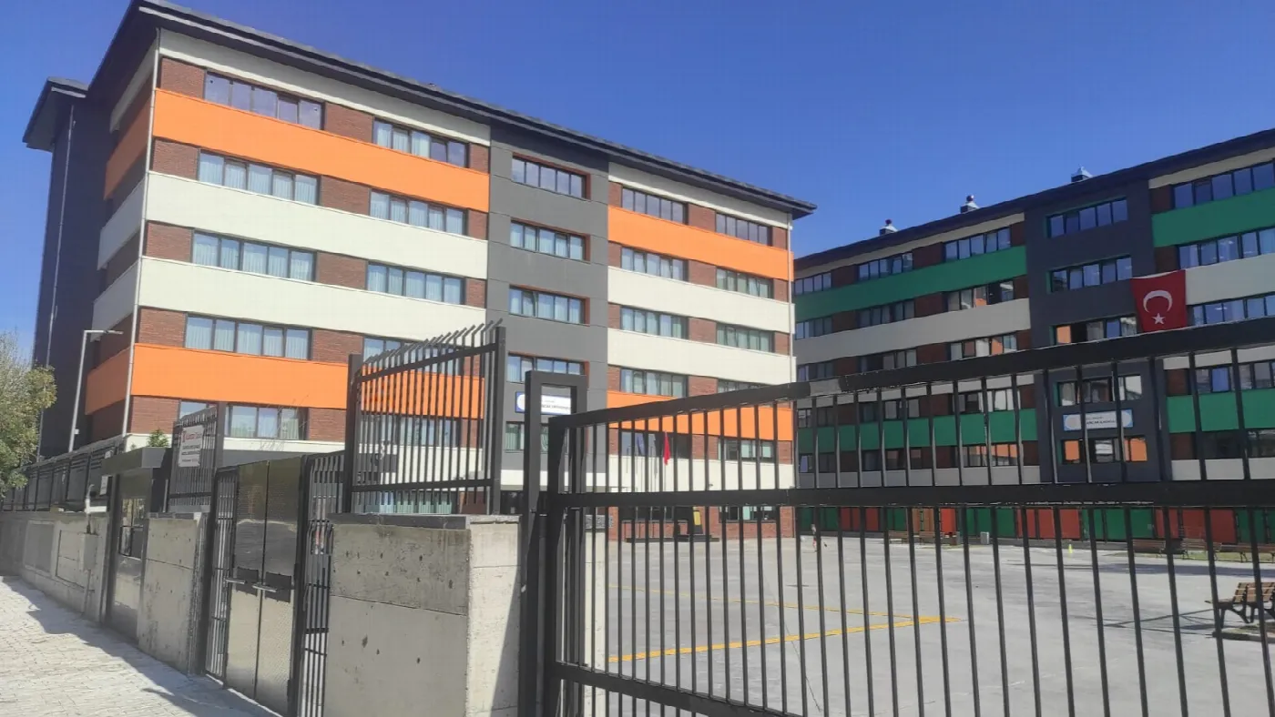 Wellini radyatör kullanılan okul binası